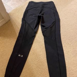 Limited Edition: Lululemon x Barry’s Leggings